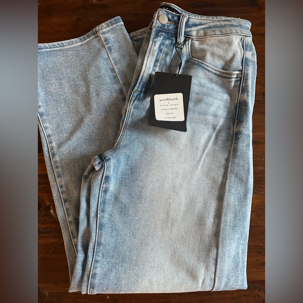 Classic Light Blue Cropped Jeans